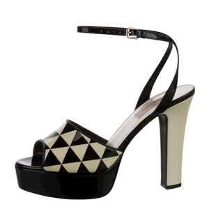 Valentino Garavani Patent Leather Peep Toe  Platform Sandals EU 37 US 7